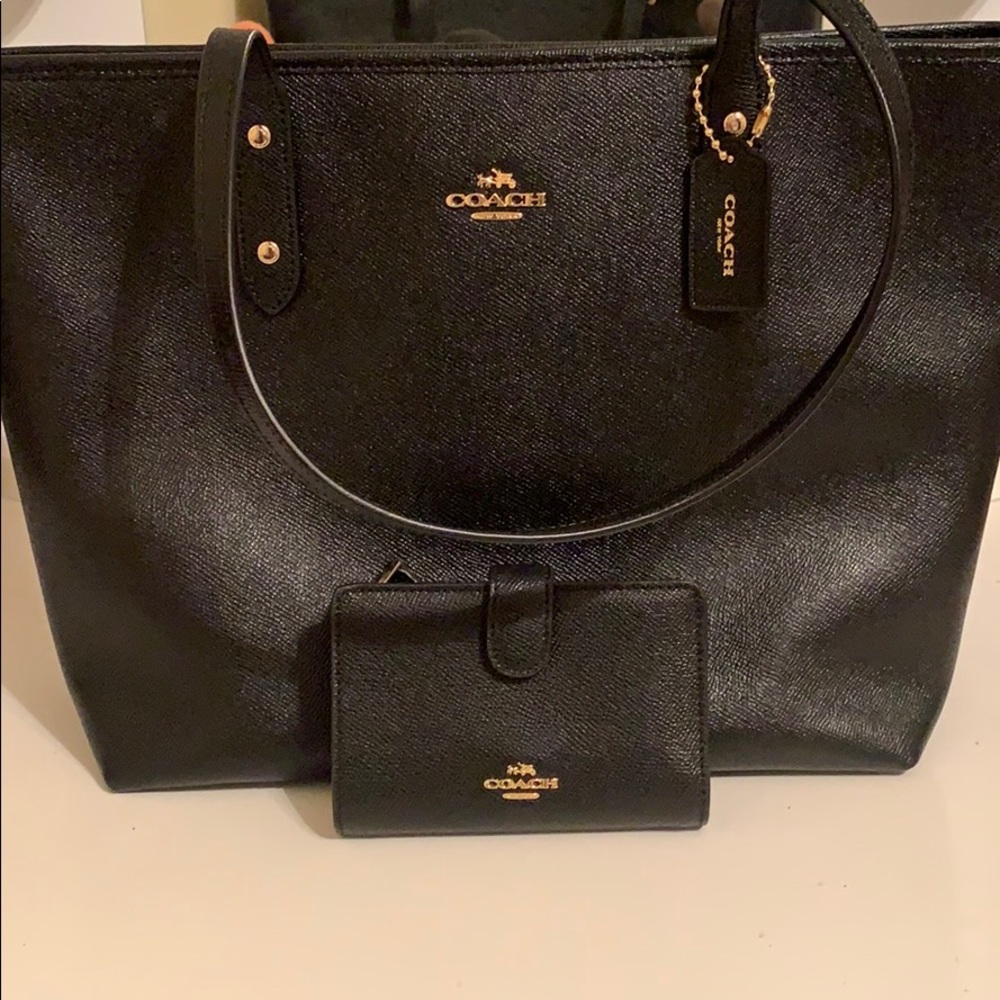 Coach tote & wallet ❤️